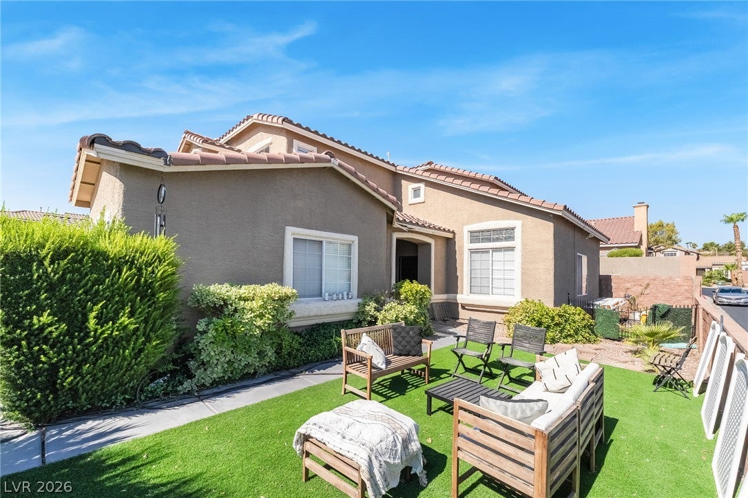 337 Greenleaf Glen Street
