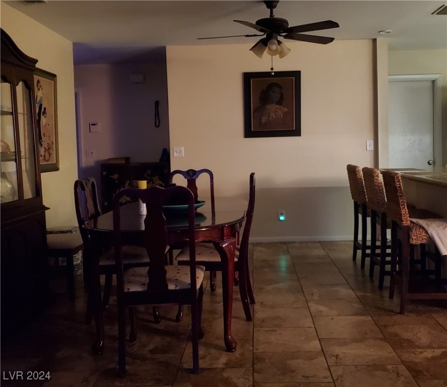 Las Vegas, Nevada 89121, United States, 5 Bedrooms Bedrooms, ,2 BathroomsBathrooms,Residential,Active,37167