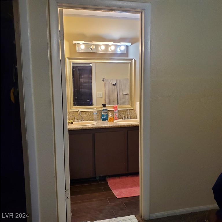 Las Vegas, Nevada 89121, United States, 5 Bedrooms Bedrooms, ,2 BathroomsBathrooms,Residential,Active,37167