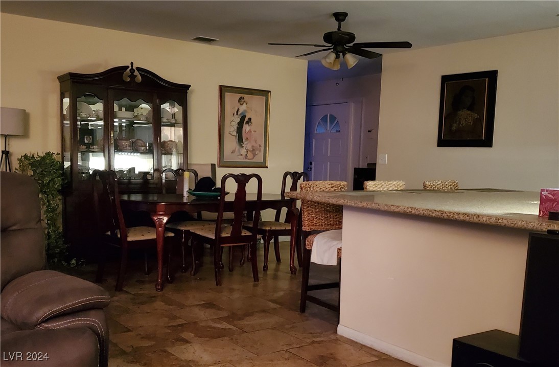 Las Vegas, Nevada 89121, United States, 5 Bedrooms Bedrooms, ,2 BathroomsBathrooms,Residential,Active,37167