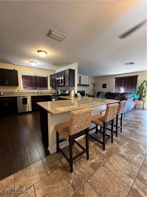 Las Vegas, Nevada 89121, United States, 5 Bedrooms Bedrooms, ,2 BathroomsBathrooms,Residential,Active,37167