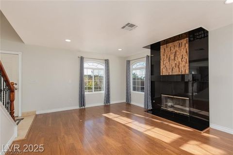 Townhouse For Sale - 924 Angel Star Lane<br/> Las Vegas, NV 89145