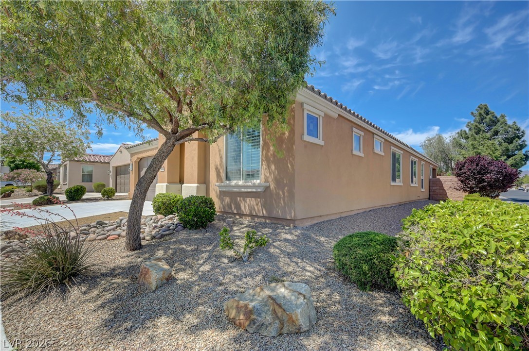 3816 Greenbriar Bluff Avenue