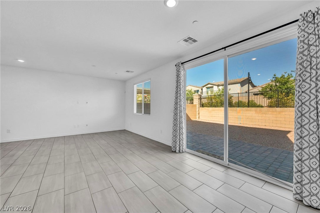 8843 Roadrunner Ravine Street