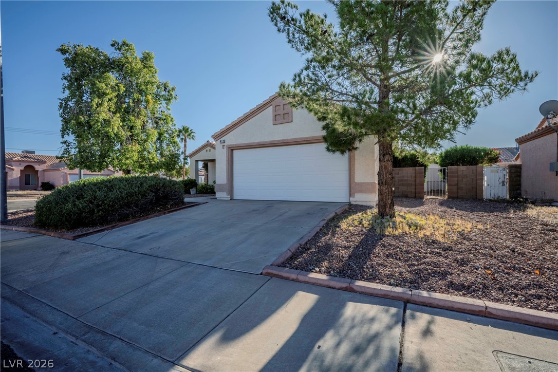 812 Mesa Pine Court
