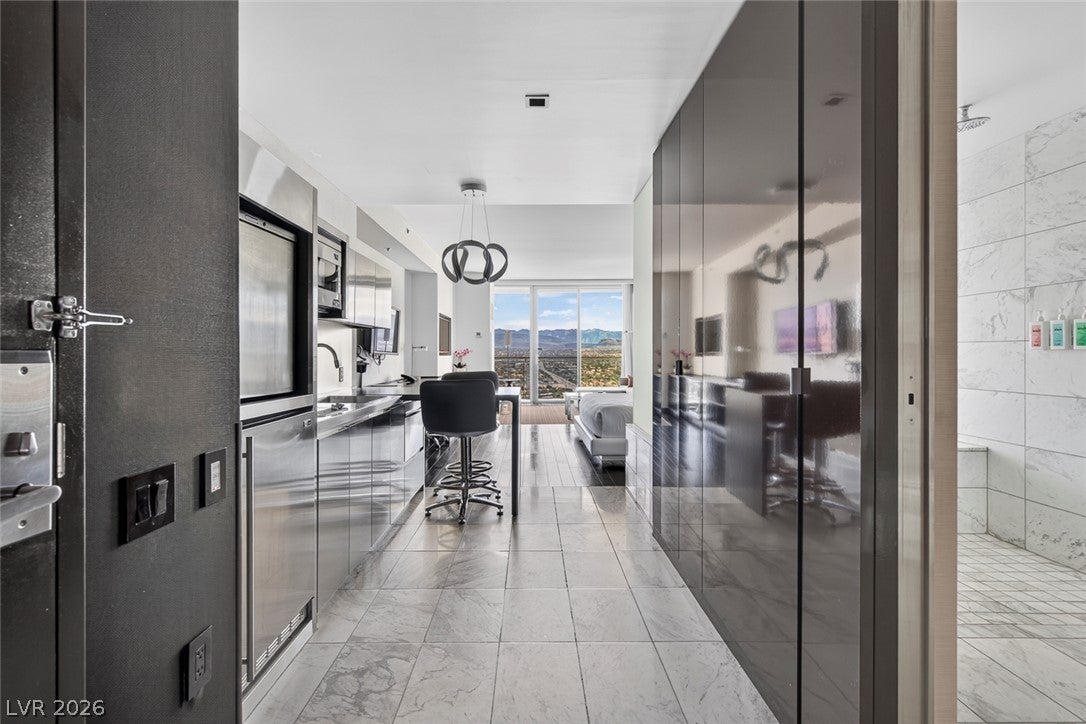 4381 W Flamingo Road 3905