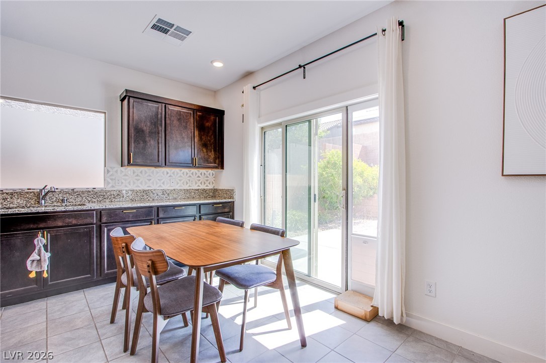 10434 Rose Palisade Street