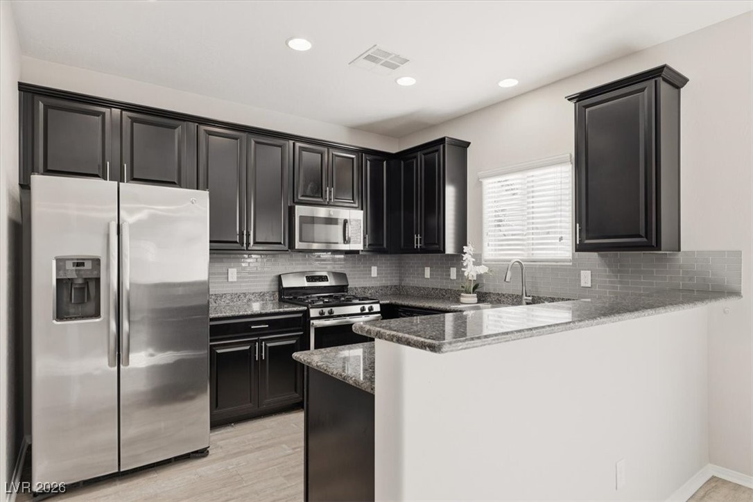 9041 Savvy Seam Court