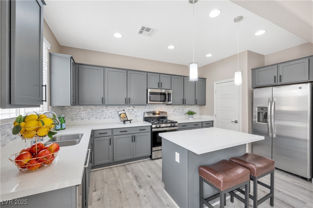 Las Vegas, Nevada 89141, United States, 3 Bedrooms Bedrooms, ,3 BathroomsBathrooms,Residential,Pending,107947