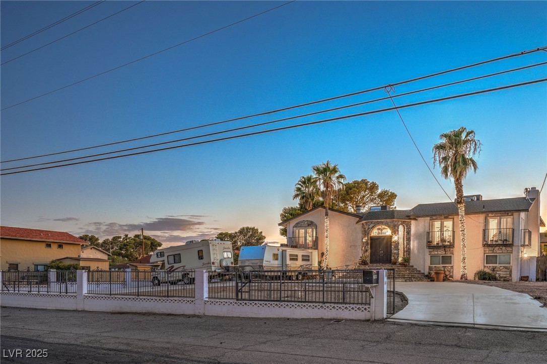 2989 Santa Margarita Street