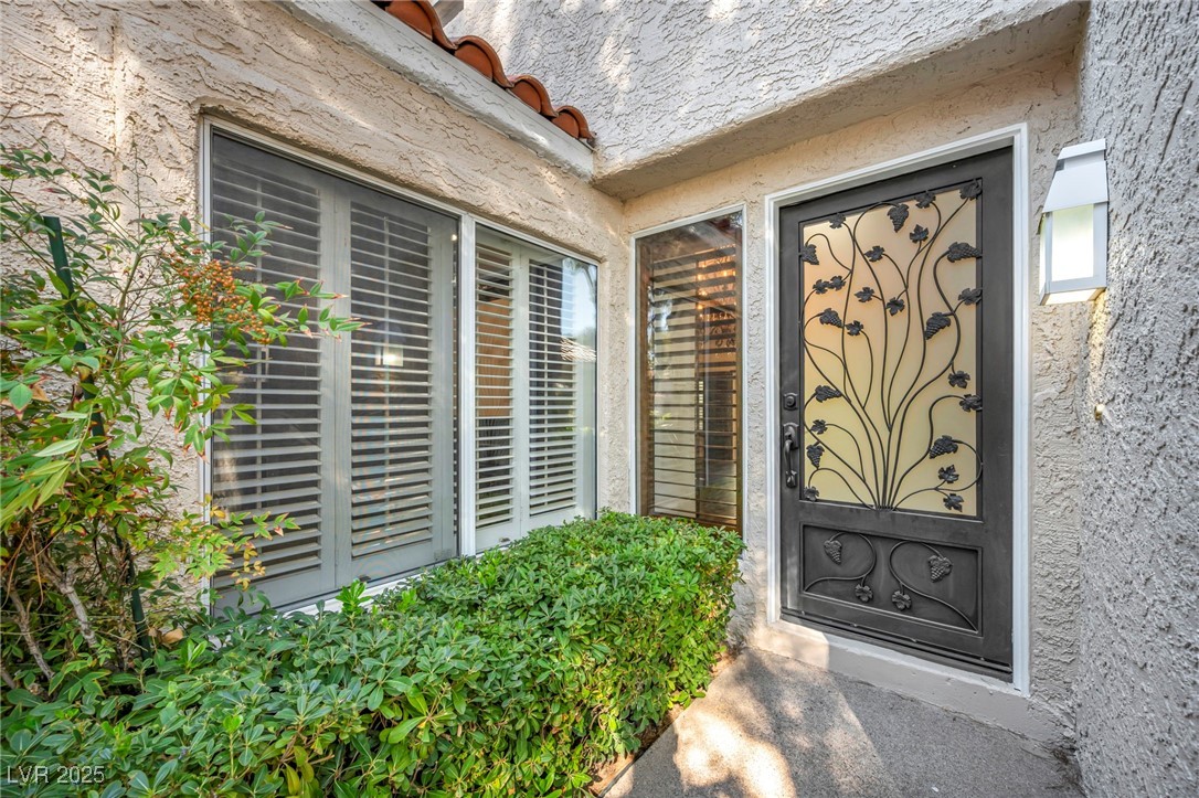 6976 Emerald Springs Lane