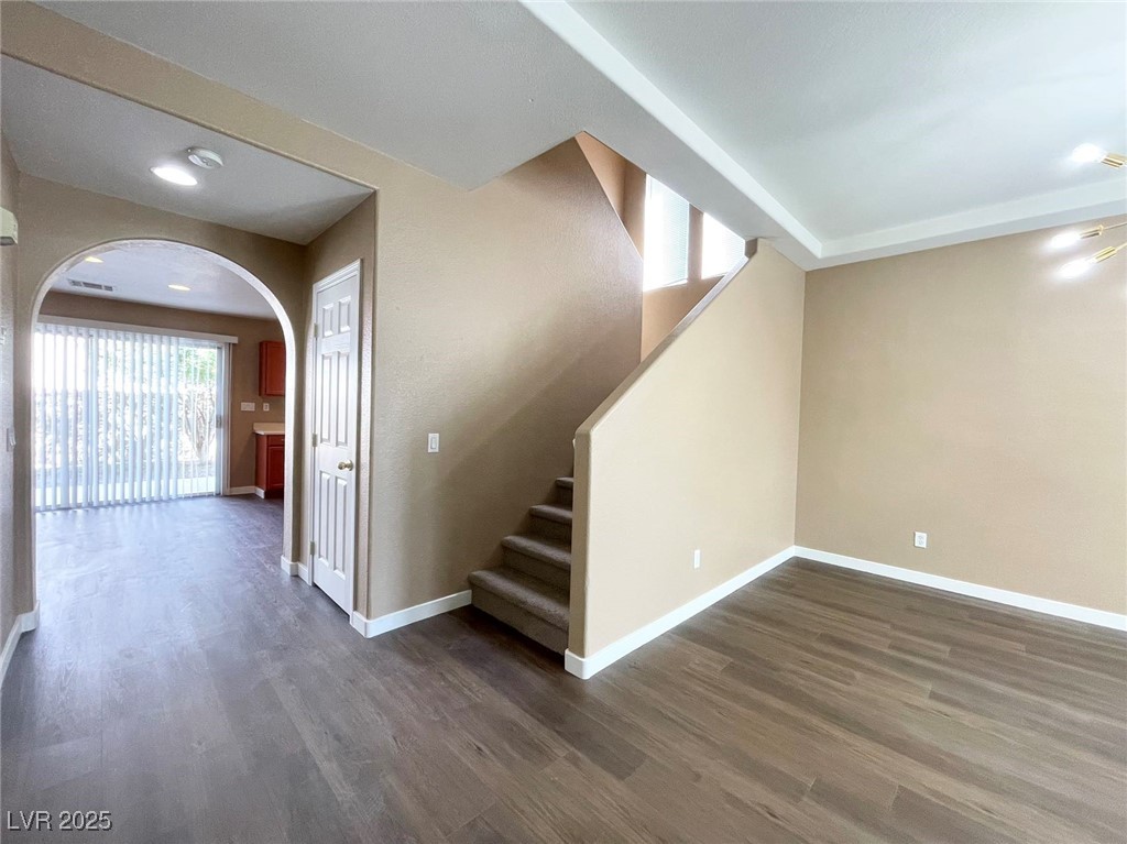 5208 Ponderosa Heights Street