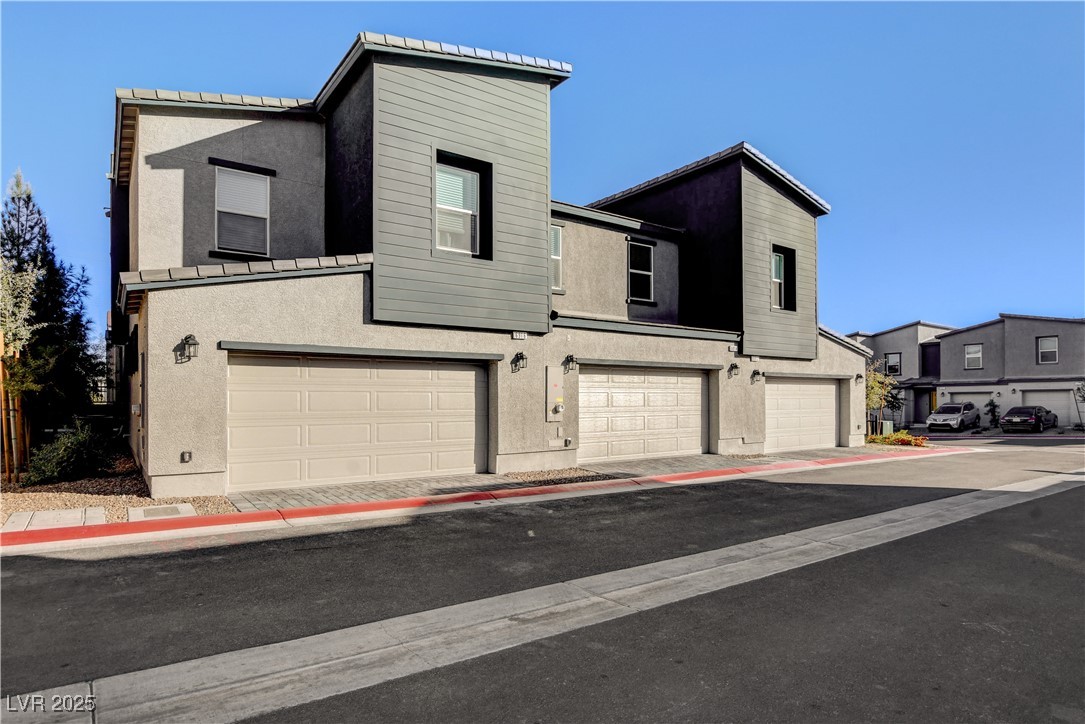 6914 Stratham Hill Street