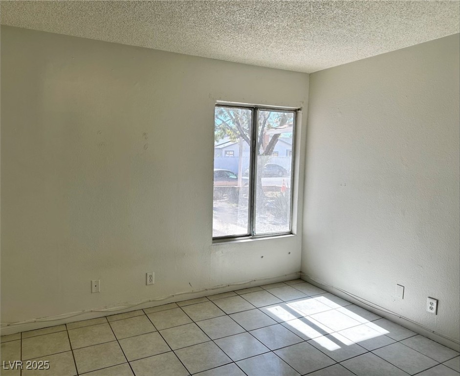 Las Vegas, Nevada 89142, United States, 3 Bedrooms Bedrooms, ,2 BathroomsBathrooms,Residential,Active,253550