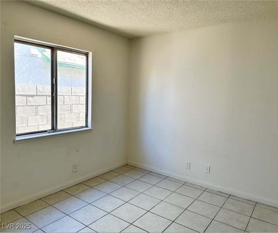 Las Vegas, Nevada 89142, United States, 3 Bedrooms Bedrooms, ,2 BathroomsBathrooms,Residential,Active,253550