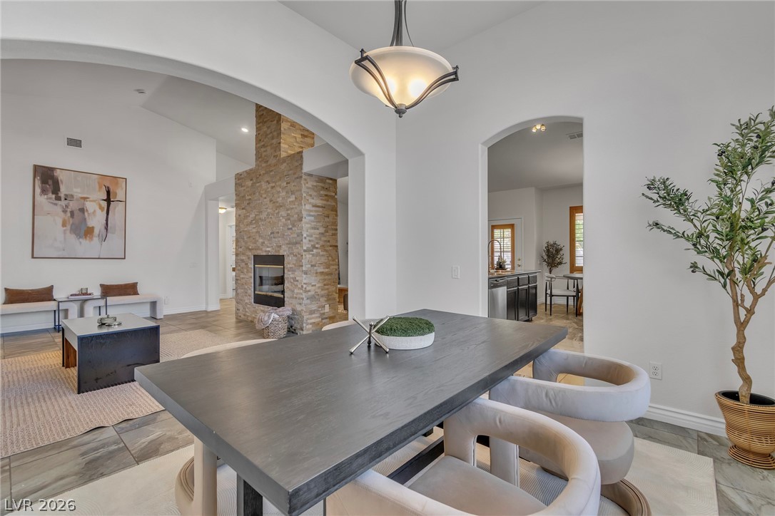 8528 Highland View Avenue