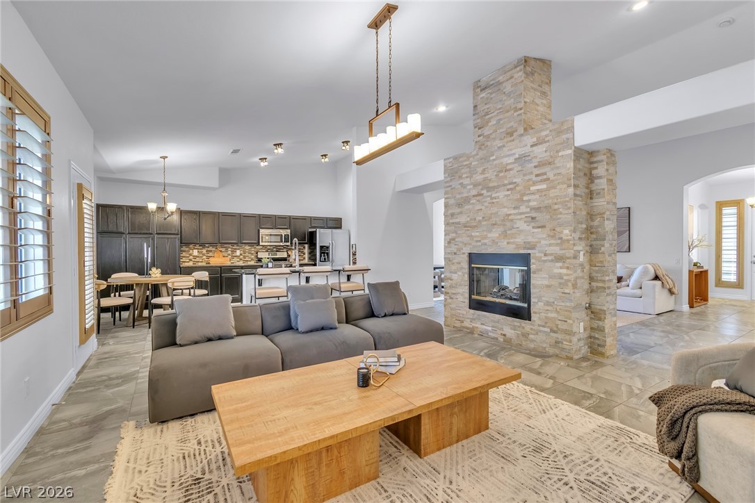 8528 Highland View Avenue