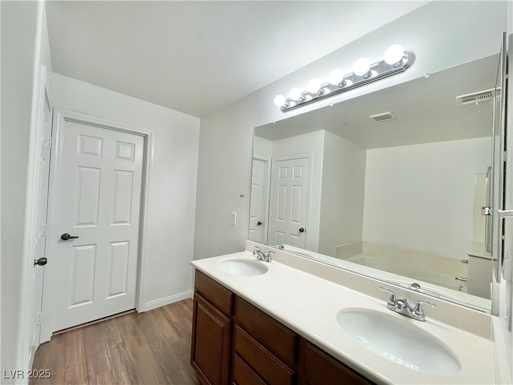 Henderson, Nevada 89044, United States, 3 Bedrooms Bedrooms, ,3 BathroomsBathrooms,Residential,Pending,87890