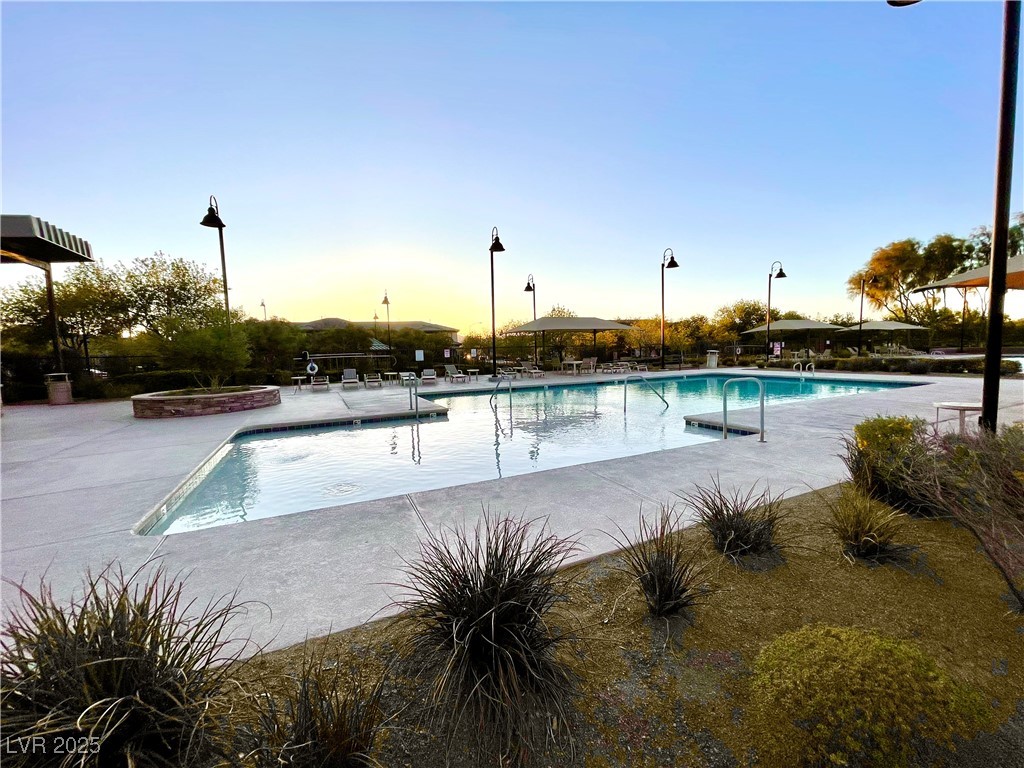 Henderson, Nevada 89044, United States, 3 Bedrooms Bedrooms, ,3 BathroomsBathrooms,Residential,Pending,87890