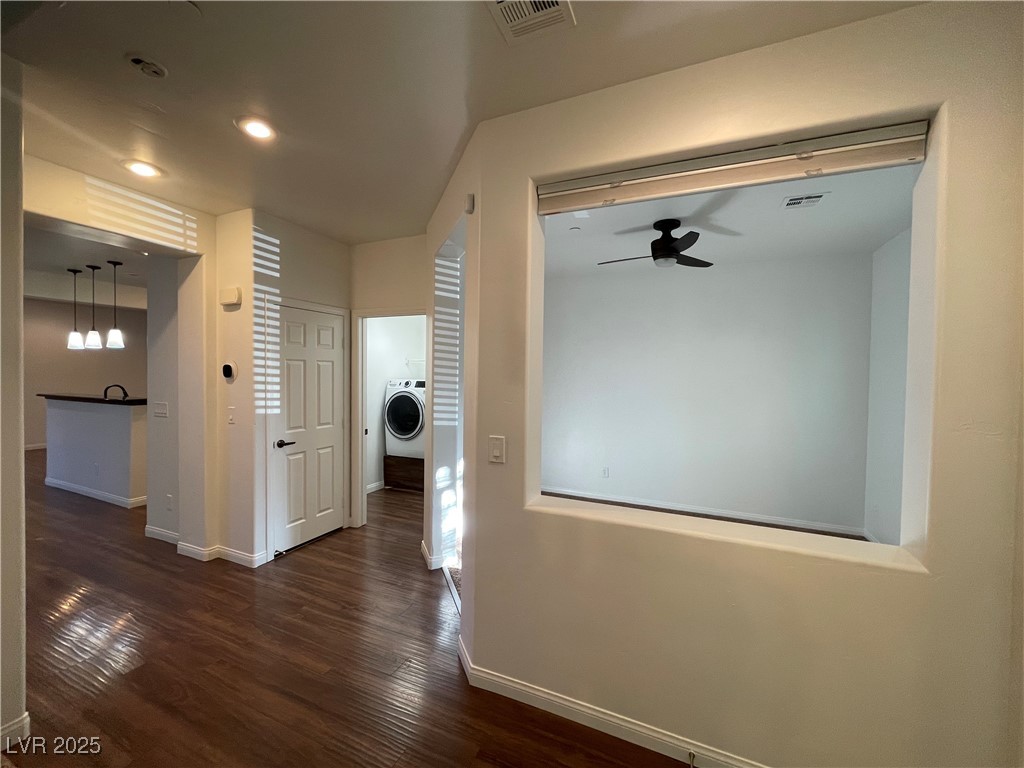 Henderson, Nevada 89044, United States, 3 Bedrooms Bedrooms, ,3 BathroomsBathrooms,Residential,Pending,87890