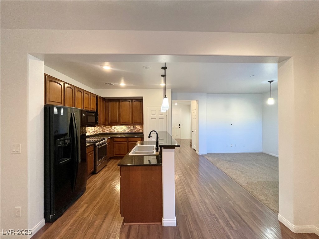 Henderson, Nevada 89044, United States, 3 Bedrooms Bedrooms, ,3 BathroomsBathrooms,Residential,Pending,87890