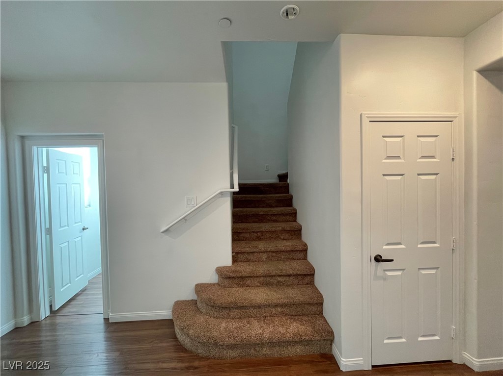 Henderson, Nevada 89044, United States, 3 Bedrooms Bedrooms, ,3 BathroomsBathrooms,Residential,Pending,87890