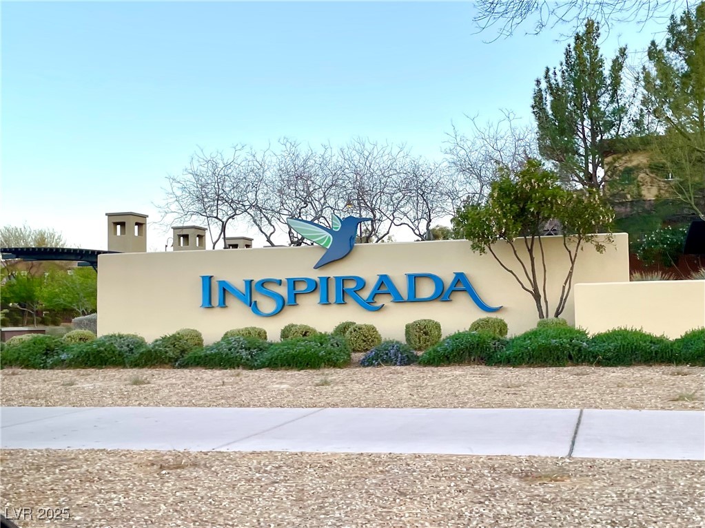 Henderson, Nevada 89044, United States, 3 Bedrooms Bedrooms, ,3 BathroomsBathrooms,Residential,Pending,87890