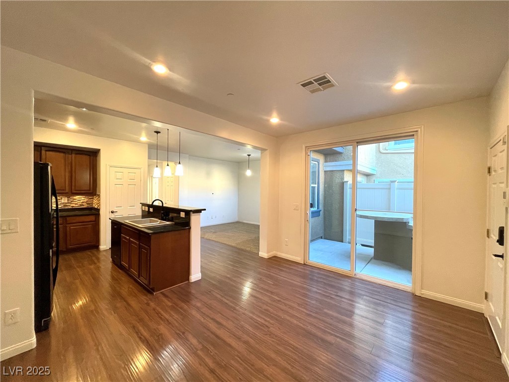 Henderson, Nevada 89044, United States, 3 Bedrooms Bedrooms, ,3 BathroomsBathrooms,Residential,Pending,87890