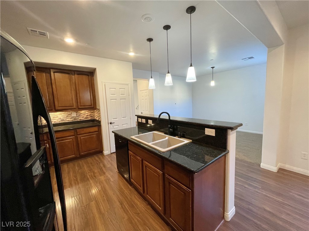 Henderson, Nevada 89044, United States, 3 Bedrooms Bedrooms, ,3 BathroomsBathrooms,Residential,Pending,87890