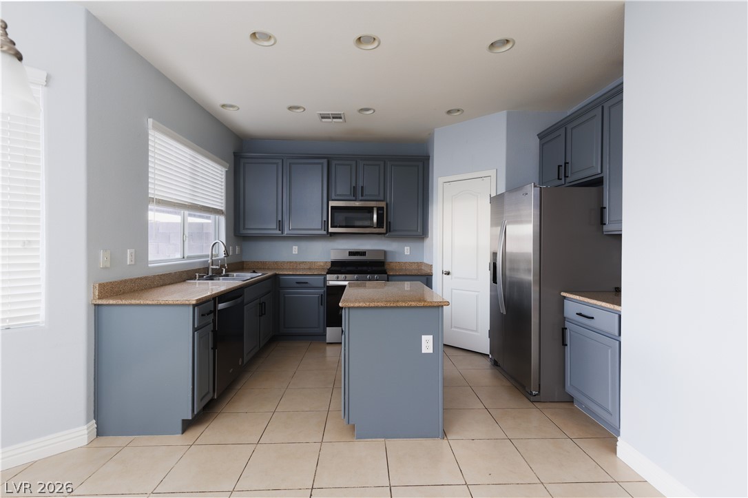5124 Teal Petals Street