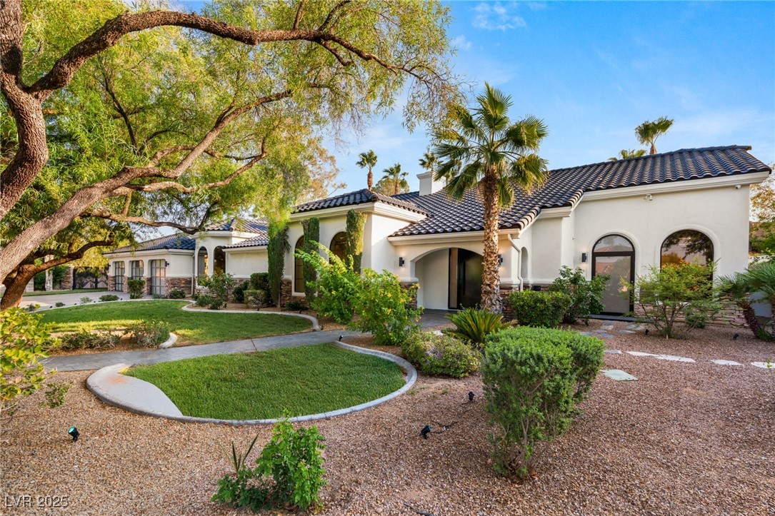 Properties 2 2935 Montessouri Street