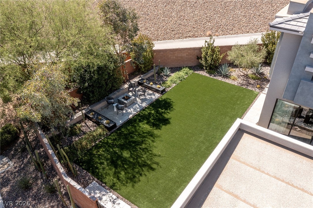 1 Garden Shadow Lane