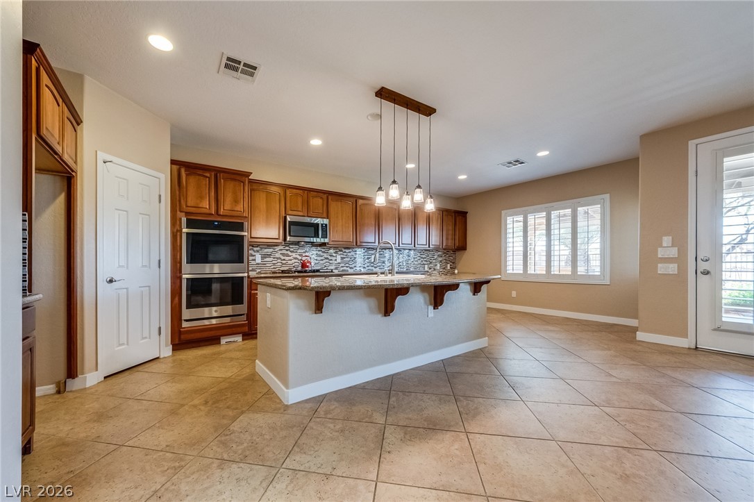 8177 Bay Colony Street