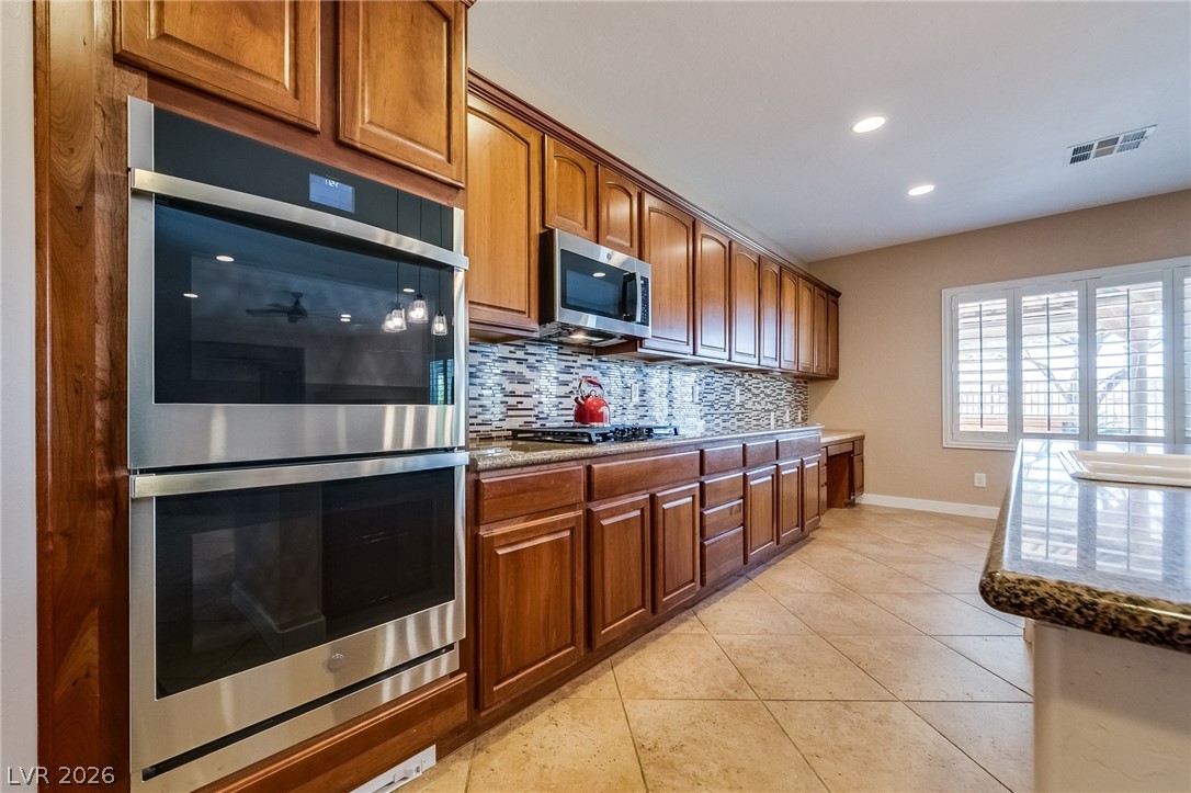 8177 Bay Colony Street