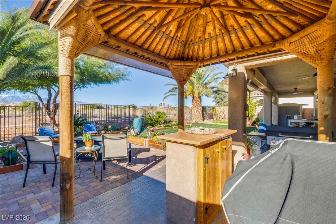 8177 Bay Colony Street