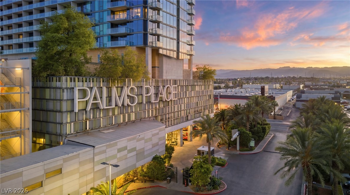 4381 W Flamingo Road 1621