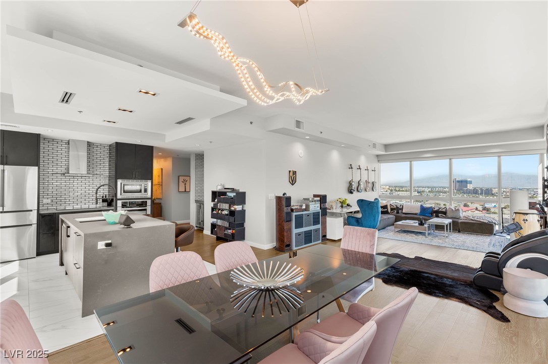 Las Vegas, Nevada 89103, United States, 2 Bedrooms Bedrooms, ,2 BathroomsBathrooms,Residential,Active,113792 Las Vegas, Nevada 89103, United States, 2 Bedrooms Bedrooms, ,2 BathroomsBathrooms,Residential,Active,113792