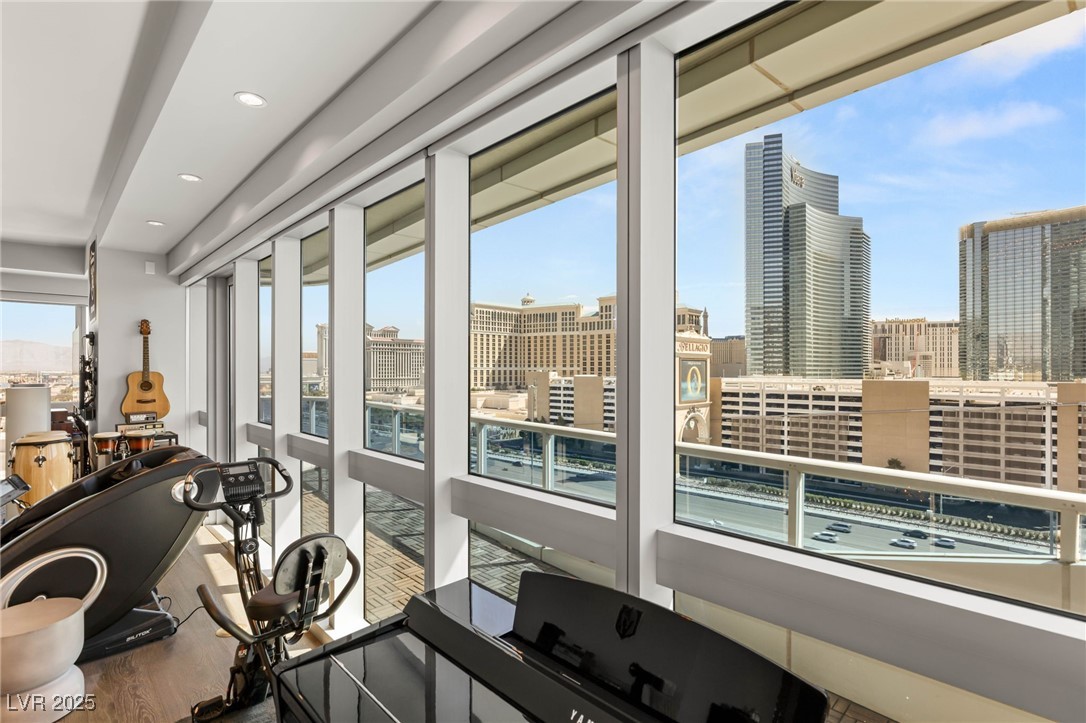 Las Vegas, Nevada 89103, United States, 2 Bedrooms Bedrooms, ,2 BathroomsBathrooms,Residential,Active,113792