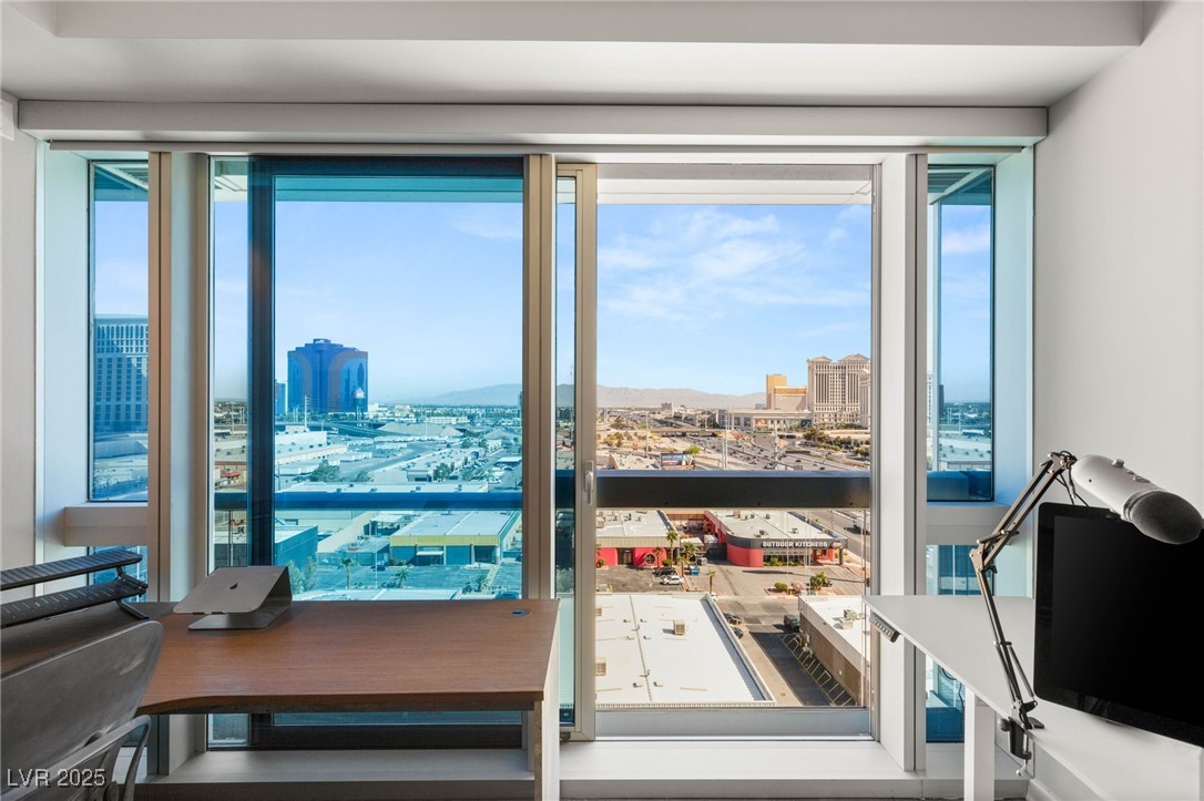 Las Vegas, Nevada 89103, United States, 2 Bedrooms Bedrooms, ,2 BathroomsBathrooms,Residential,Active,113792