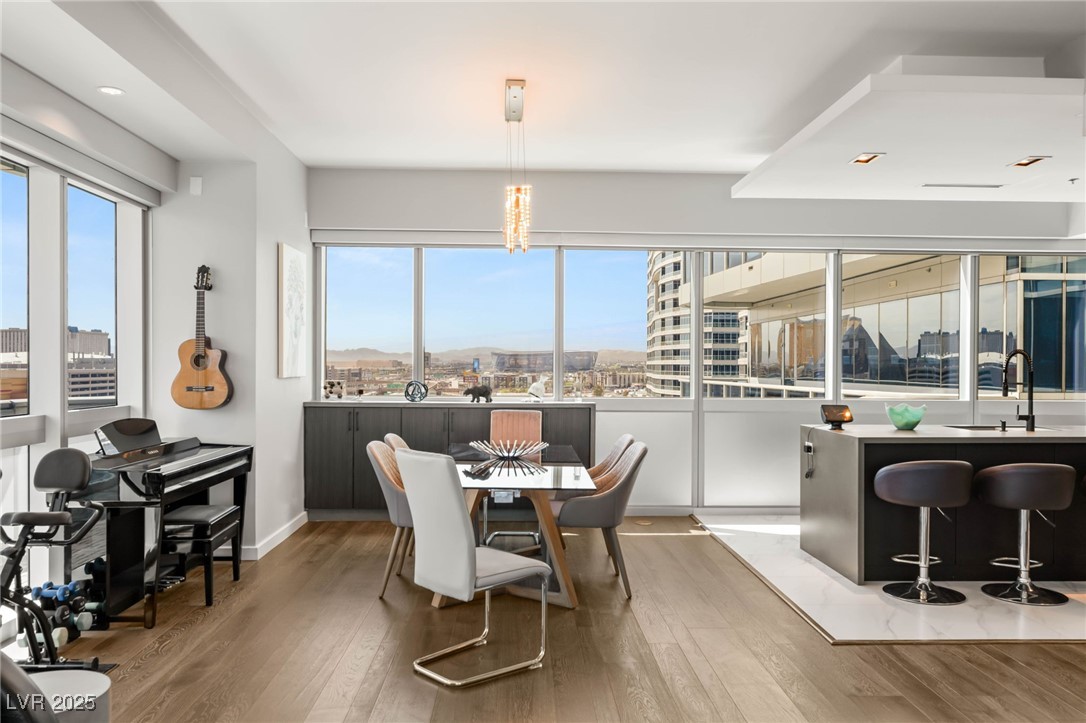 Las Vegas, Nevada 89103, United States, 2 Bedrooms Bedrooms, ,2 BathroomsBathrooms,Residential,Active,113792