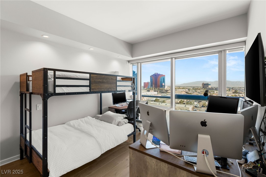 Las Vegas, Nevada 89103, United States, 2 Bedrooms Bedrooms, ,2 BathroomsBathrooms,Residential,Active,113792