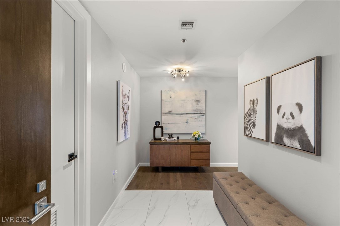 Las Vegas, Nevada 89103, United States, 2 Bedrooms Bedrooms, ,2 BathroomsBathrooms,Residential,Active,113792