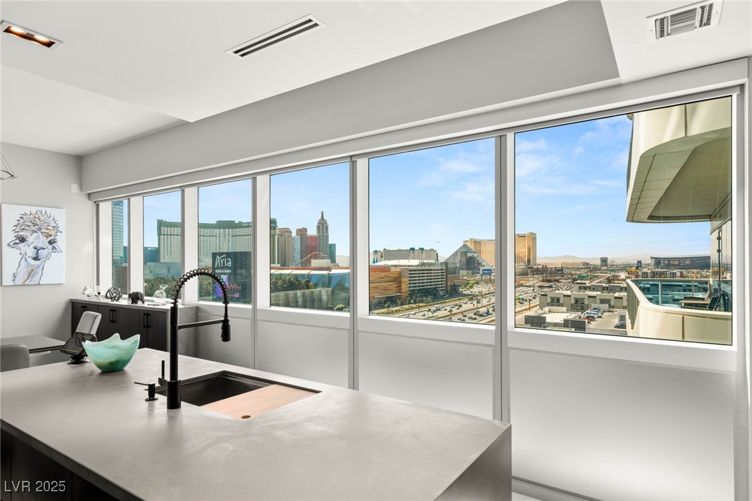 Las Vegas, Nevada 89103, United States, 2 Bedrooms Bedrooms, ,2 BathroomsBathrooms,Residential,Active,113792