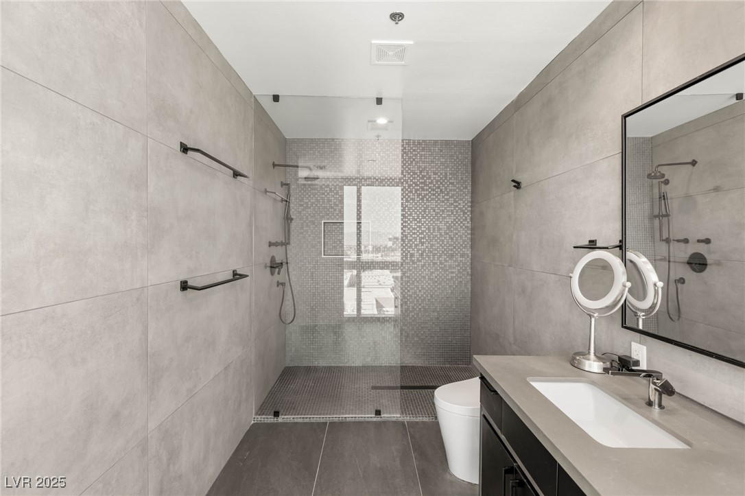 Las Vegas, Nevada 89103, United States, 2 Bedrooms Bedrooms, ,2 BathroomsBathrooms,Residential,Active,113792