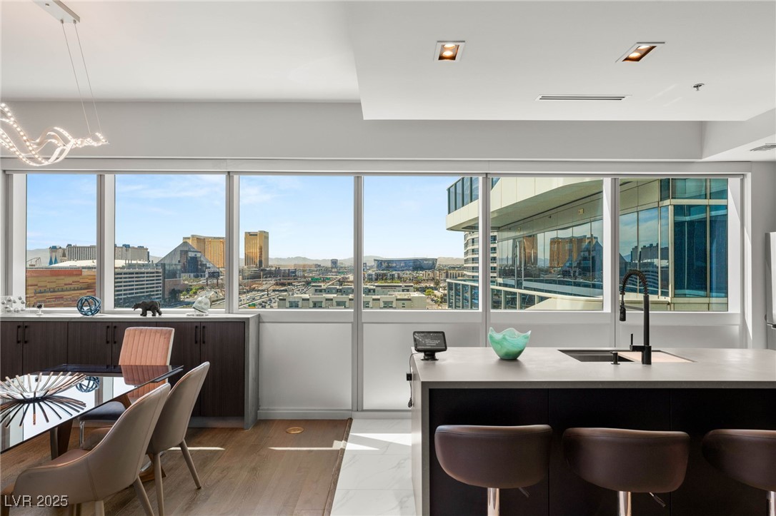 Las Vegas, Nevada 89103, United States, 2 Bedrooms Bedrooms, ,2 BathroomsBathrooms,Residential,Active,113792