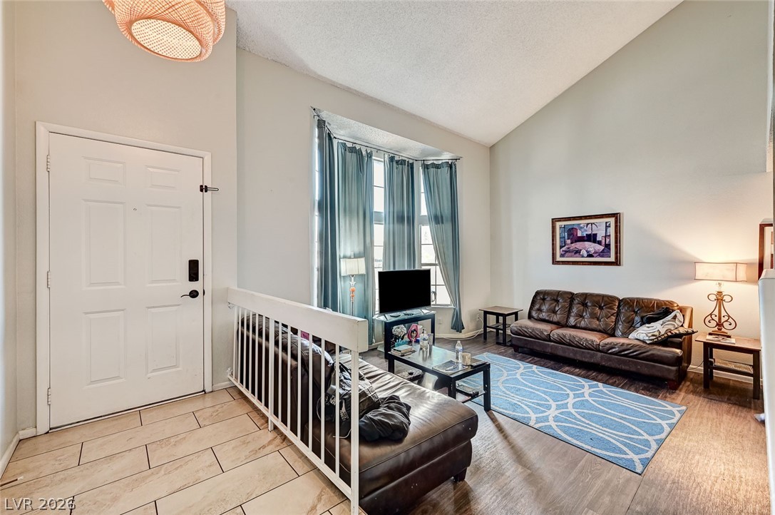 6729 Brunswick Circle