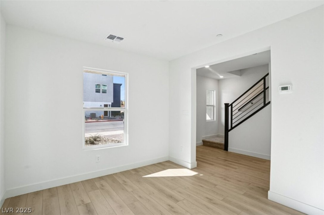 5864 Wisteria Walk Street