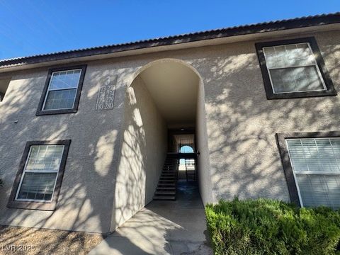 Photo of 2606 S Durango Drive #279, Las Vegas, NV 89117 (MLS # 2730705) Photo of 2606 S Durango Drive #279, Las Vegas, NV 89117 (MLS # 2730705)