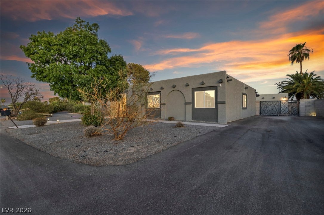 5505 Avenida Vaquero
