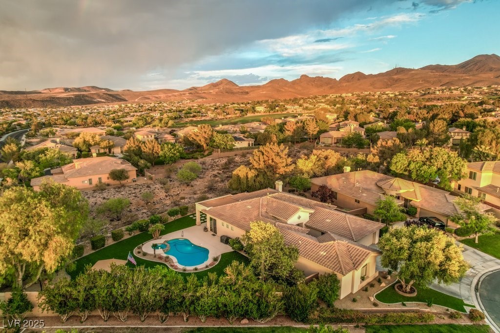 71 Fountainhead Circle